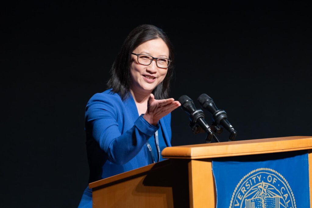 leiya shan at podium